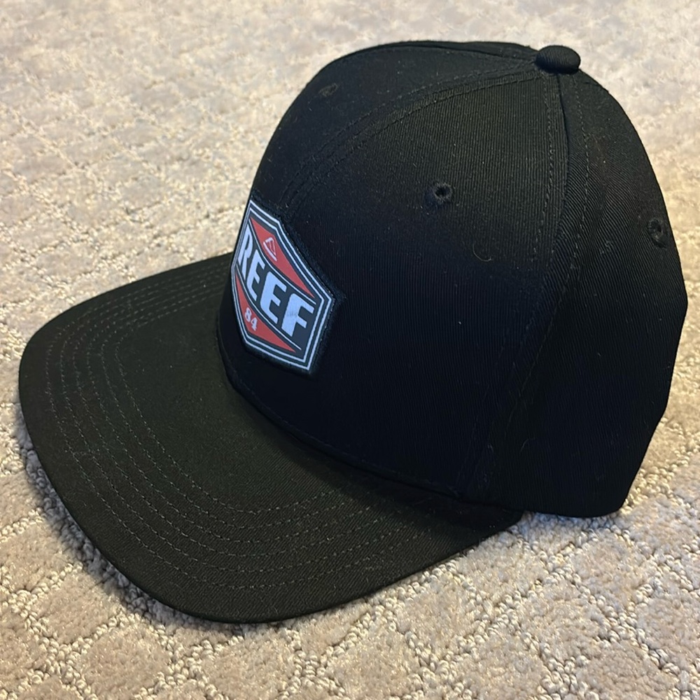 Reef SnapBack Hat - Picture 2 of 7